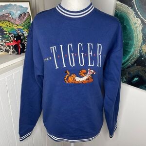 🖤🖤🖤 SOLD 🖤🖤🖤 Disney Blue Tigger Crewneck Sweater